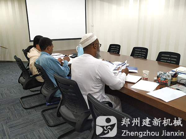 埃塞俄比亚客户到爱游戏·体育-爱游戏(中国)参观访问